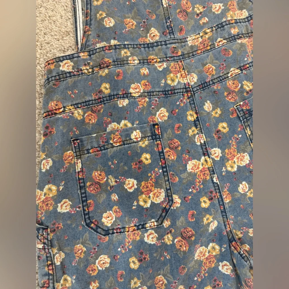 🌼 Blue Velvet Floral Wide Leg Denim Overalls – Size Small – NWT - Picture 10 of 12